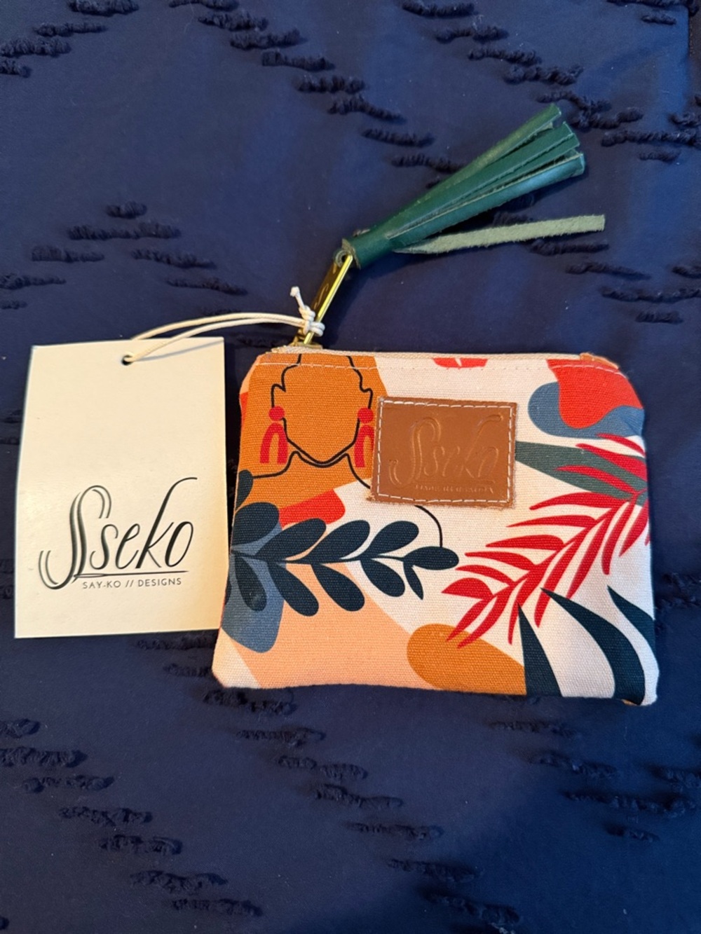 NWT Sseko Multicolor Tropical Leaf Zip Pouch with Green Tassel